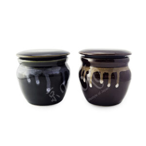 11-192 :  2 Gourmetpots, braun und schwarz, ø = 9 cm; H=8,5 cm